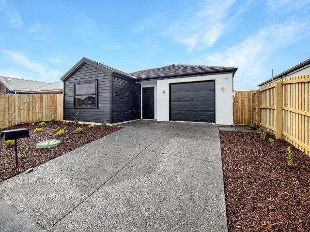House for rent in Chaslands, Canterbury