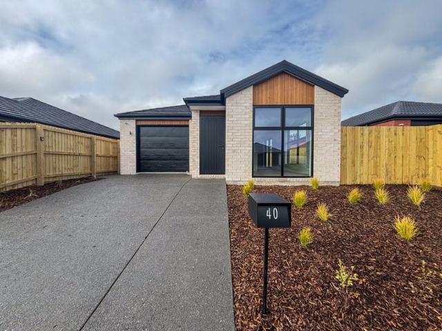 House for rent in Chaslands, Canterbury