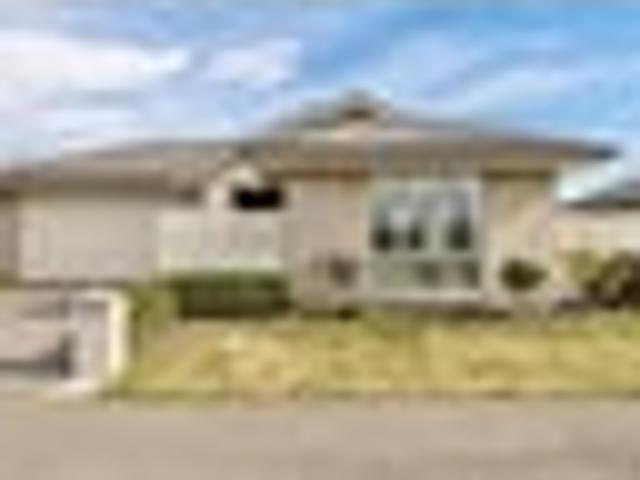 House for rent in Chaslands, Canterbury