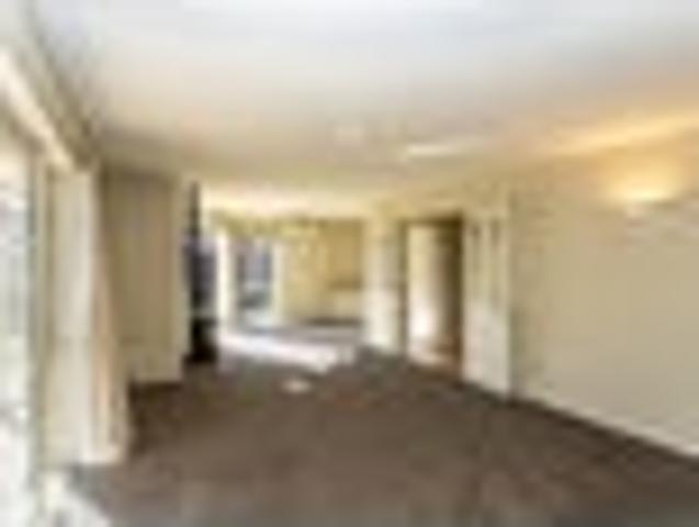 House for rent in Chaslands, Canterbury