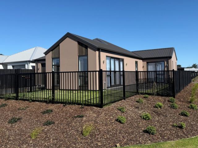 House for rent in Chaslands, Canterbury