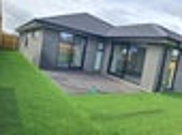House for rent in Chaslands, Canterbury