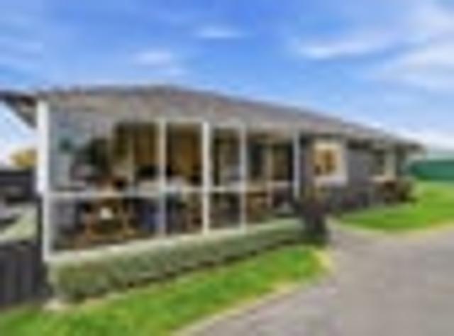 House for rent in Chaslands, Canterbury