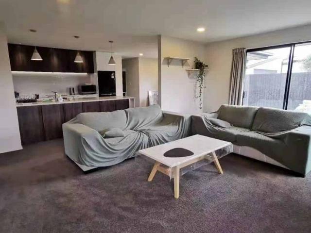 House for rent in Chaslands, Canterbury