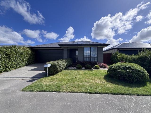 House for rent in Chaslands, Canterbury