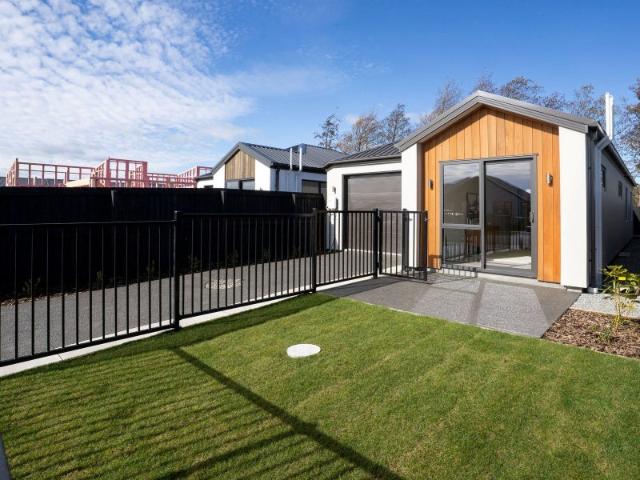 House for rent in Chaslands, Canterbury
