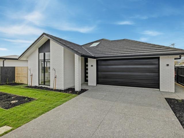 House for rent in Chaslands, Canterbury