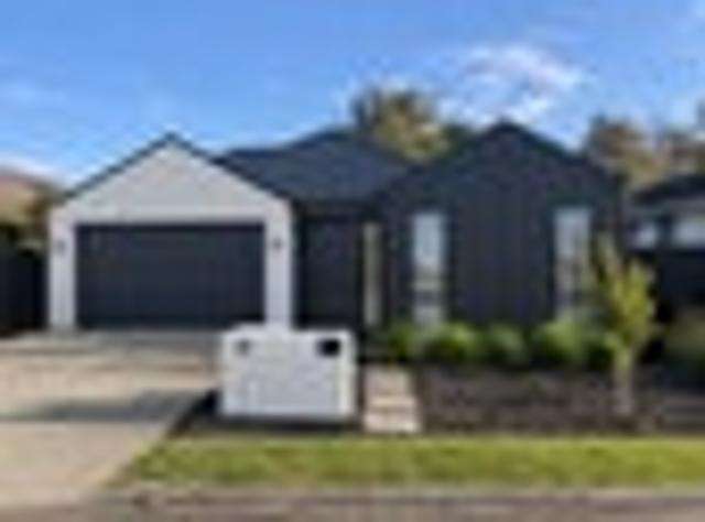 House for rent in Chaslands, Canterbury