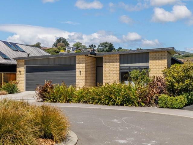 House for rent in Chaslands, Canterbury