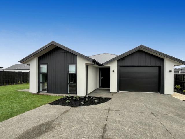 House for rent in Chaslands, Canterbury