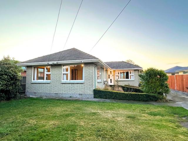 House for rent in Chaslands, Canterbury
