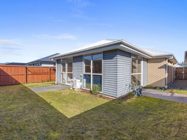 House for rent in Chaslands, Canterbury