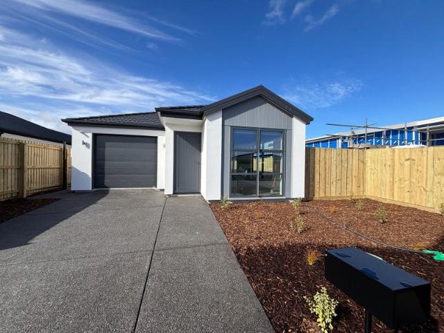 House for rent in Chaslands, Canterbury