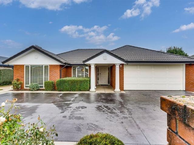 House for rent in Chaslands, Canterbury