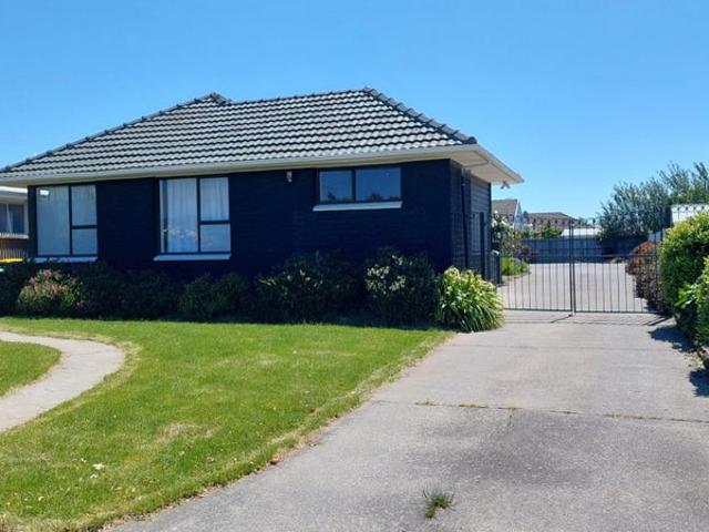 House for rent in Chaslands, Canterbury
