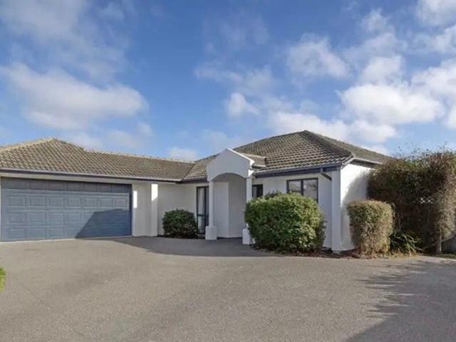 House for rent in Chaslands, Canterbury