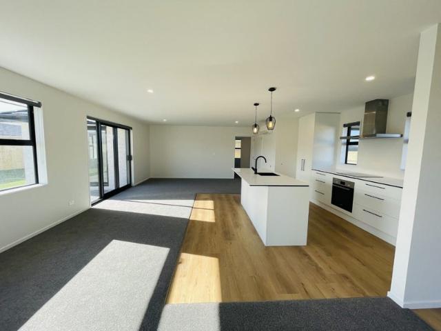 House for rent in Chaslands, Canterbury