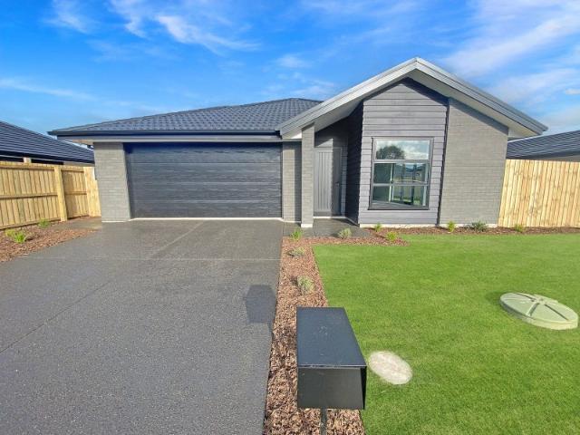 House for rent in Chaslands, Canterbury