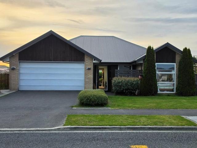 House for rent in Chaslands, Canterbury