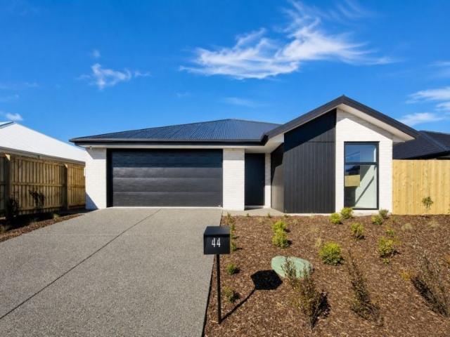 House for rent in Chaslands, Canterbury