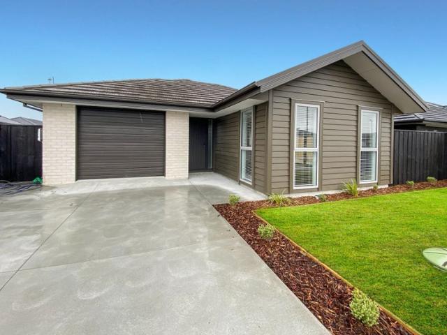 House for rent in Chaslands, Canterbury