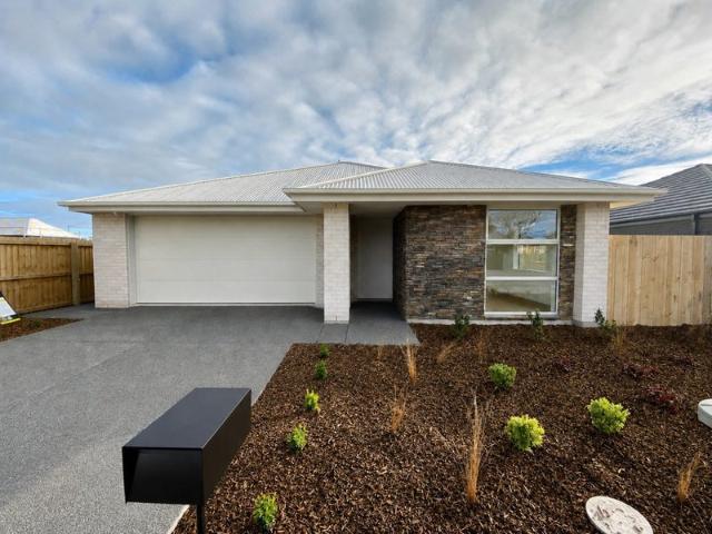 House for rent in Chaslands, Canterbury