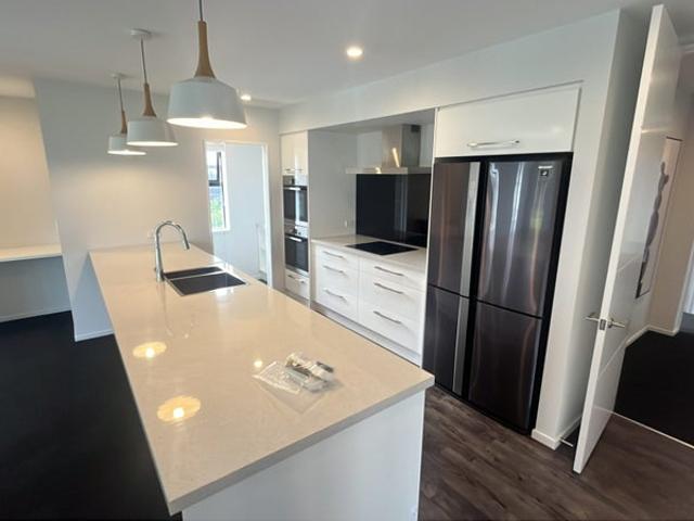 House for rent in Chaslands, Canterbury