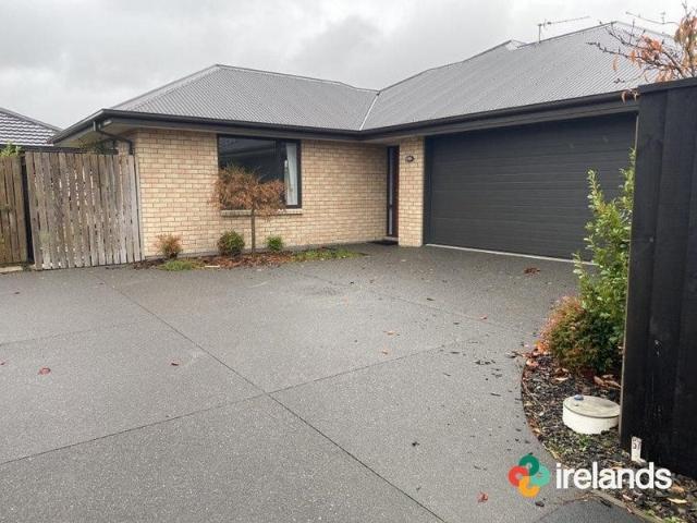House for rent in Chaslands, Canterbury
