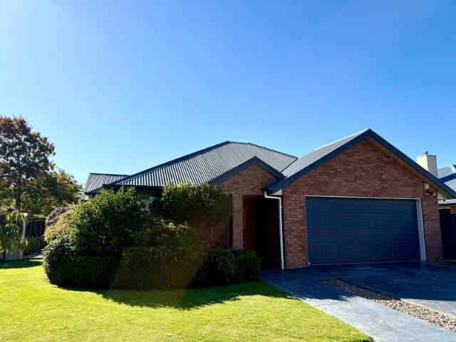 House for rent in Chaslands, Canterbury
