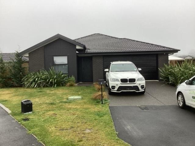 House for rent in Chaslands, Canterbury