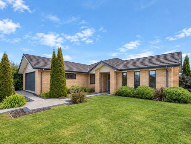 House for rent in Chaslands, Canterbury
