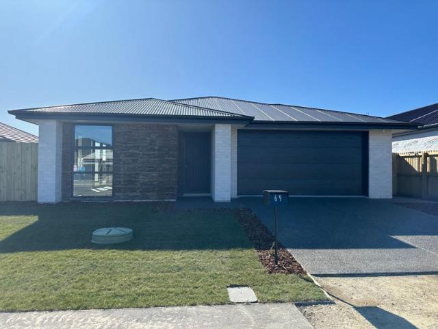 House for rent in Chaslands, Canterbury