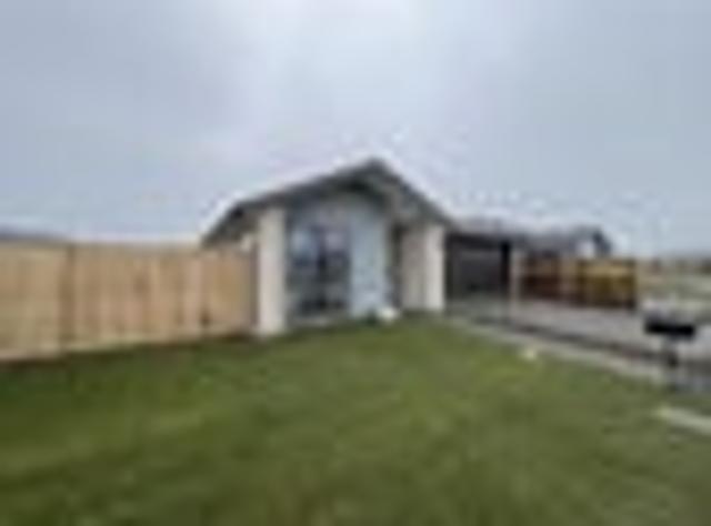 House for rent in Chaslands, Canterbury