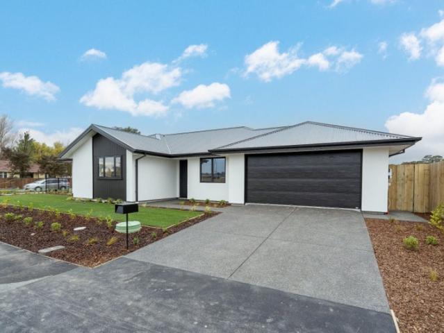 House for rent in Chaslands, Canterbury