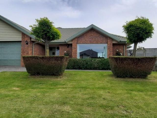 House for rent in Chaslands, Canterbury
