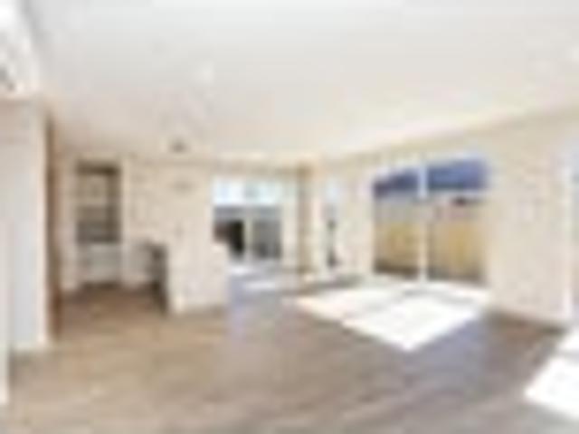 House for rent in Chaslands, Canterbury