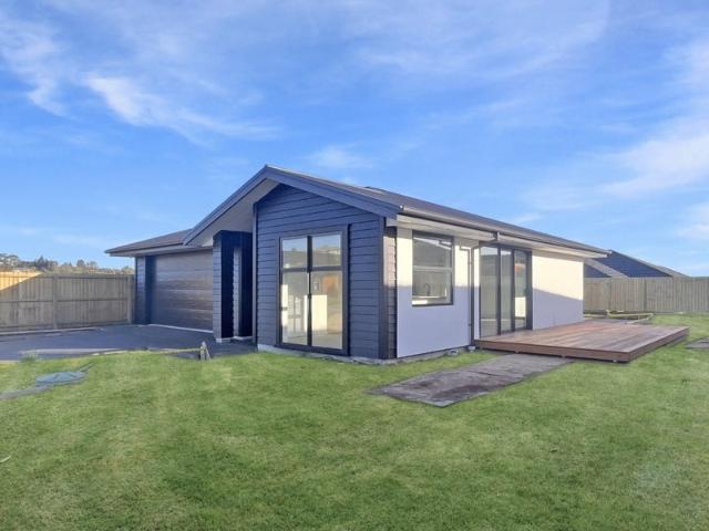 House for rent in Chaslands, Canterbury