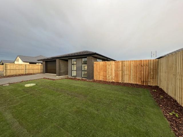 House for rent in Chaslands, Canterbury