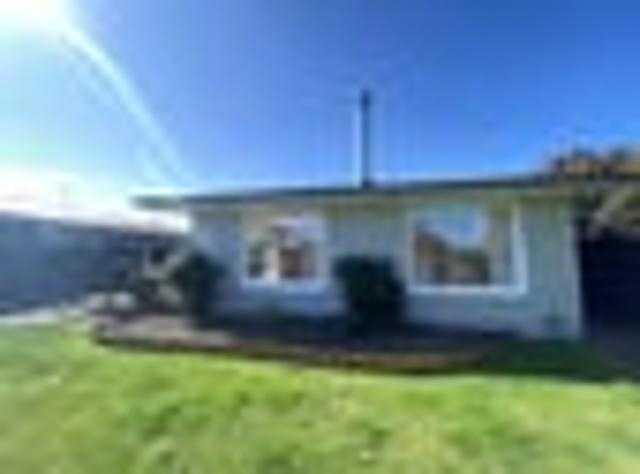 House for rent in Chaslands, Canterbury