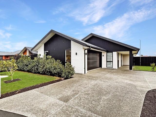 House for rent in Chaslands, Canterbury