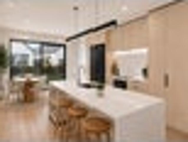 Townhouse for rent in Chaslands, Canterbury