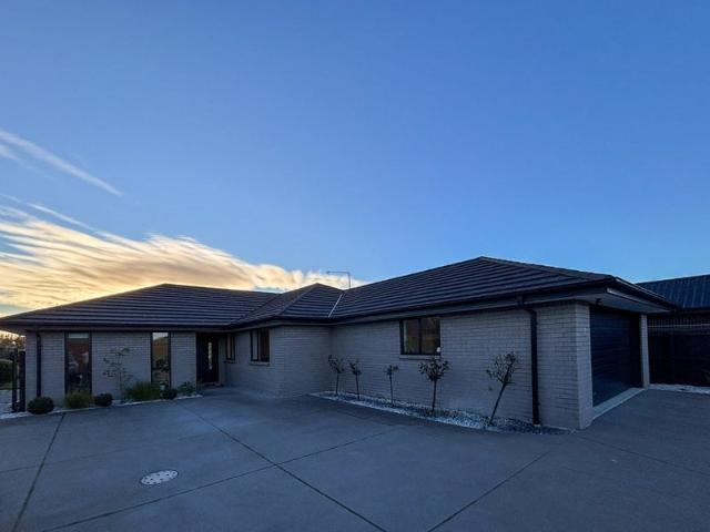 House for rent in Chaslands, Canterbury