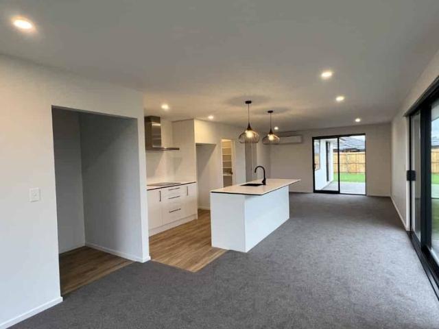 House for rent in Chaslands, Canterbury