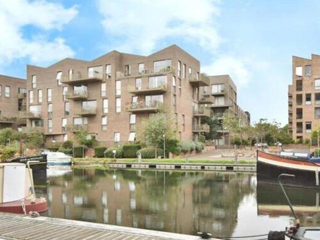 House for sale in Brentford End, Greater London