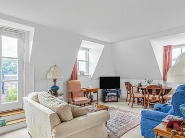 House for sale in Deepcut, Surrey