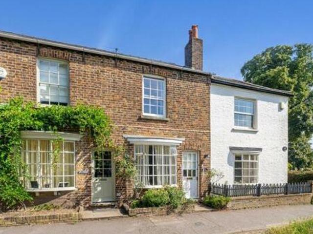 House for sale in Richmond Hill, Deepcut