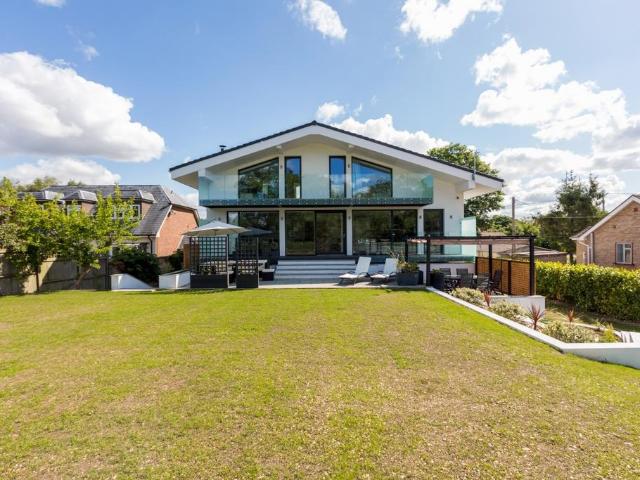 House for rent in Old Windsor