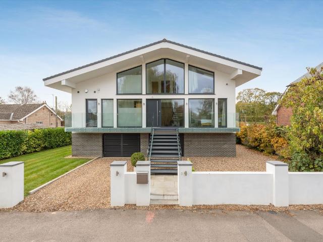 House for rent in Old Windsor