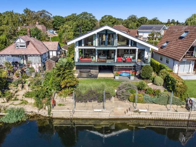 House for rent in Old Windsor
