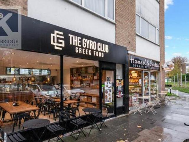 House for sale in Deepcut, Surrey